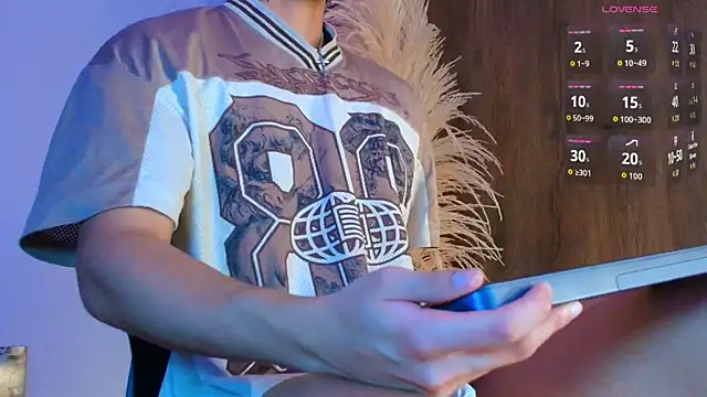 Josep Davies online show from November 4, 9:29 pm