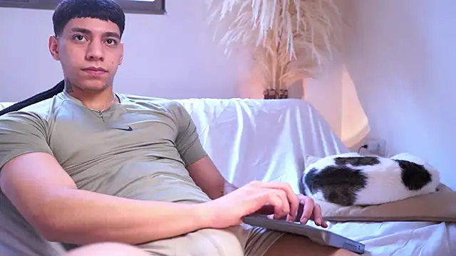 Josep Davies online show from March 8, 2:09 pm