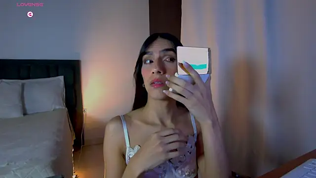 Snapshot of AlanaSofiia chatting on June 27, 4:24 pm AlanaSofiia online show from June 27, 4:24 pm