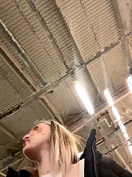 Snapshot of littlebitchess chatting on November 28, 7:25 pm littlebitchess online show from November 28, 7:25 pm