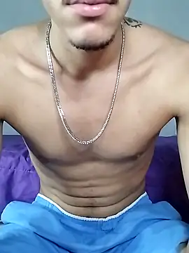 Snapshot of MicaelRian69 chatting on March 7, 12:04 am MicaelRian69 online show from March 7, 12:04 am