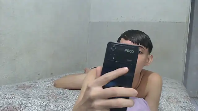 Snapshot of MicaelRian69 chatting on May 4, 7:50 pm MicaelRian69 online show from May 4, 7:50 pm