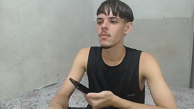 Snapshot of MicaelRian69 chatting on May 20, 1:24 am MicaelRian69 online show from May 20, 1:24 am