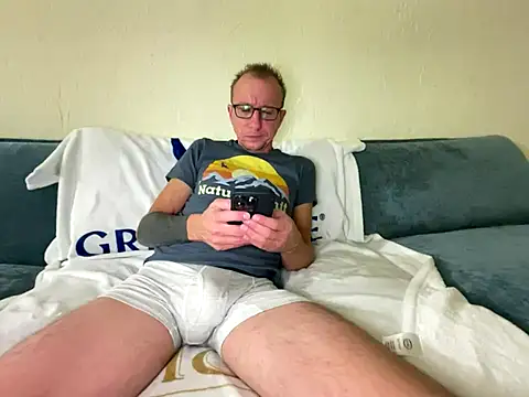 mouser21212 online show from October 31, 1:46 am