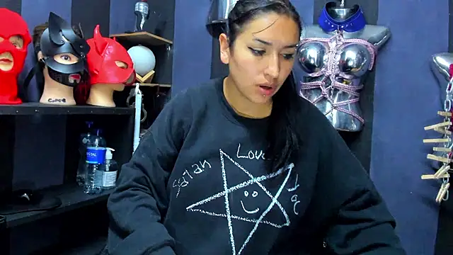 Snapshot of LucyStrike_ chatting on February 14, 9:43 pm LucyStrike online show from February 14, 9:43 pm
