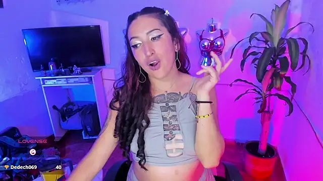 LucyStrike  online show from July 2, 3:23 am