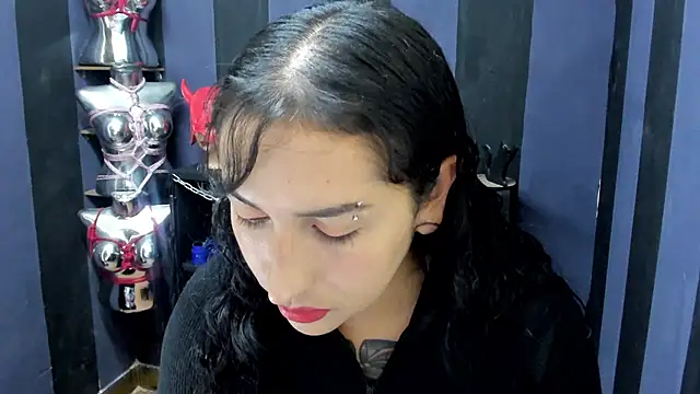 Snapshot of LucyStrike_ chatting on February 6, 3:06 am LucyStrike online show from February 6, 3:06 am