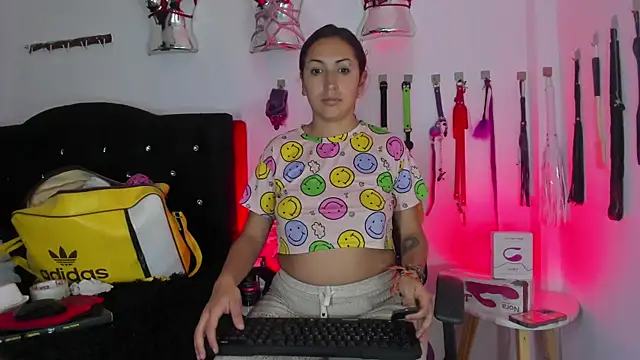 LucyStrike  online show from November 4, 10:46 pm