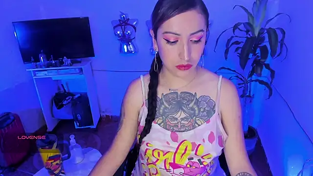 LucyStrike  online show from July 1, 1:50 am