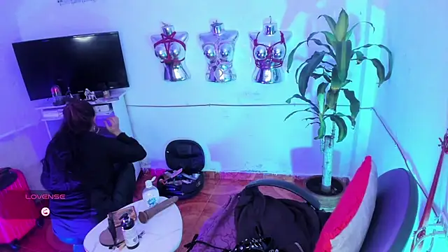 LucyStrike  online show from May 30, 2:29 am