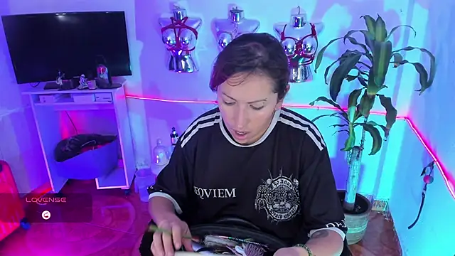 LucyStrike  online show from May 19, 11:01 pm