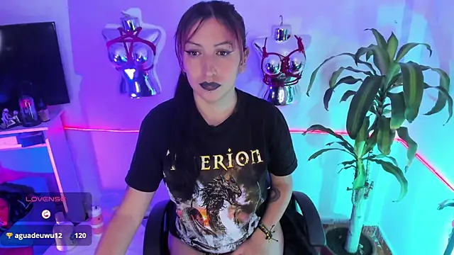 LucyStrike  online show from May 15, 11:25 pm