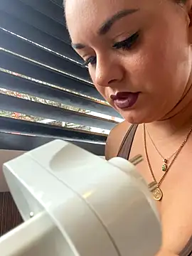 Snapshot of Luccreccia_ chatting on September 13, 2:17 pm Luccreccia online show from September 13, 2:17 pm