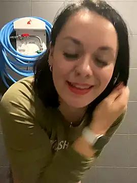 Snapshot of Luccreccia_ chatting on December 14, 10:15 pm Luccreccia online show from December 14, 10:15 pm