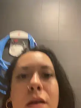 Snapshot of Luccreccia_ chatting on September 28, 9:27 am Luccreccia online show from September 28, 9:27 am