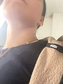 Snapshot of Luccreccia_ chatting on October 29, 10:14 am Luccreccia online show from October 29, 10:14 am