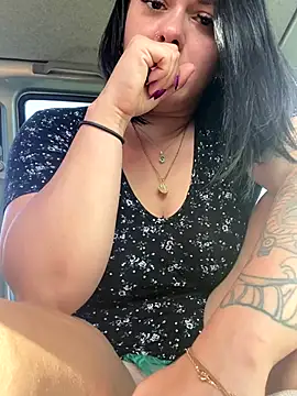 Snapshot of Luccreccia_ chatting on October 5, 8:38 am Luccreccia online show from October 5, 8:38 am