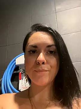 Snapshot of Luccreccia_ chatting on December 13, 8:04 pm Luccreccia online show from December 13, 8:04 pm