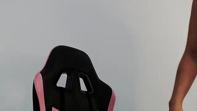 Snapshot of Emily_Guerra1 chatting on March 5, 4:46 pm Emily Guerra1 online show from March 5, 4:46 pm