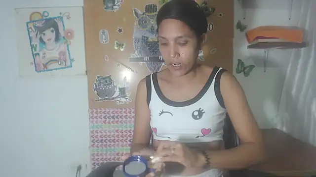 Snapshot of KamileLatinasexy chatting on February 6, 1:38 am KamileLatinasexy online show from February 6, 1:38 am
