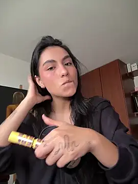 Snapshot of Dahian-peach chatting on May 21, 9:12 pm Dahian-peach online show from May 21, 9:12 pm