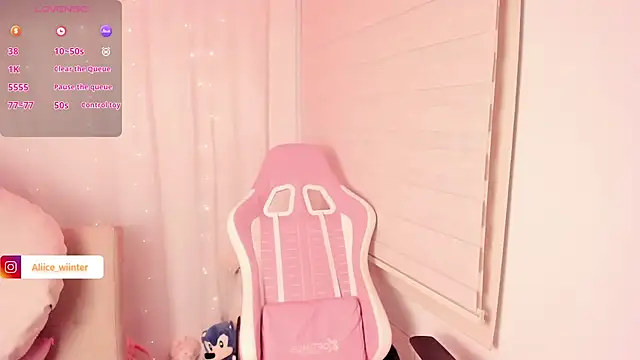 Alice winter  online show from April 3, 6:14 pm