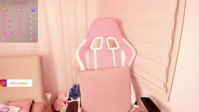 Alice winter  online show from March 26, 6:06 pm