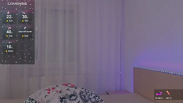 Snapshot of jesselines_ chatting on December 6, 10:32 am jesselines online show from December 6, 10:32 am