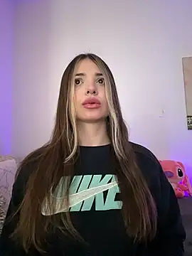 Ashleyjenner  online show from February 9, 12:25 pm