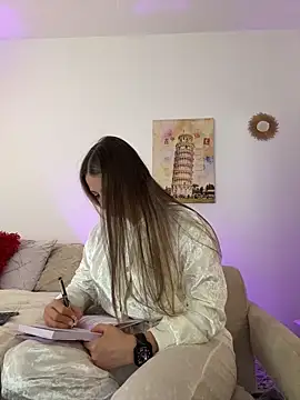 Ashleyjenner  online show from April 18, 3:58 pm