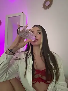 Ashleyjenner  online show from January 12, 12:06 am