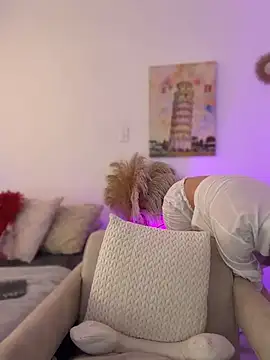 Ashleyjenner  online show from April 9, 2:45 pm