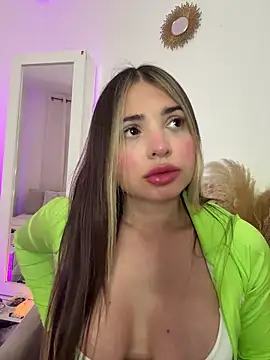 Ashleyjenner  online show from January 14, 1:42 am