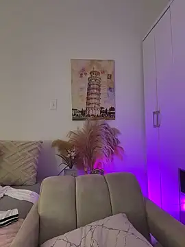 Ashleyjenner  online show from March 10, 1:04 pm