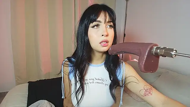 Snapshot of Evelyn_Bennett chatting on November 26, 5:35 pm Evelyn Bennett online show from November 26, 5:35 pm