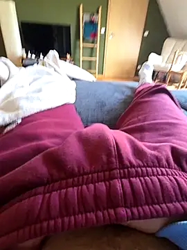 Snapshot of HannesDicks chatting on October 26, 12:27 pm HannesDicks online show from October 26, 12:27 pm