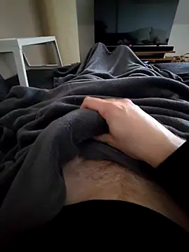 Snapshot of HannesDicks chatting on February 28, 11:14 am HannesDicks online show from February 28, 11:14 am