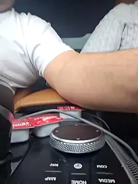 roxy bigtits1 online show from December 18, 1:12 pm