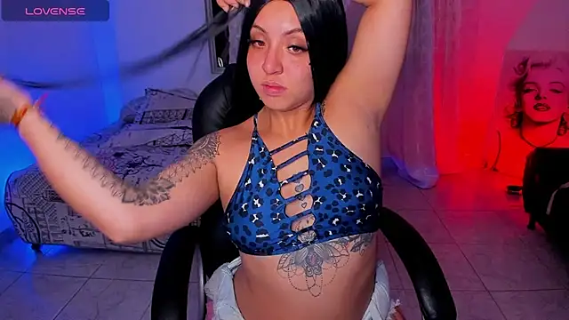 Snapshot of KetziaDoll chatting on October 6, 3:40 am KetziaDoll online show from October 6, 3:40 am