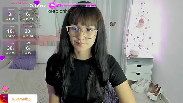 Snapshot of cute_roxy chatting on November 30, 4:24 am cute roxy online show from November 30, 4:24 am