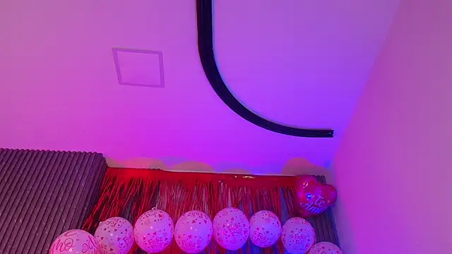 hot dione online show from February 13, 7:14 pm