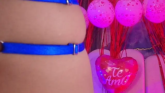 hot dione online show from February 12, 7:13 pm