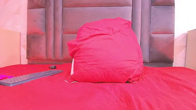 Snapshot of hot_dione chatting on October 17, 7:15 pm hot dione online show from October 17, 7:15 pm