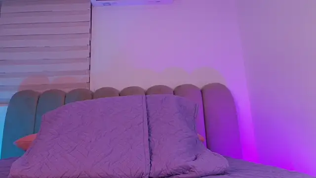 Snapshot of hot_dione chatting on November 27, 7:14 pm hot dione online show from November 27, 7:14 pm