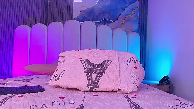 hot dione online show from March 24, 7:14 pm