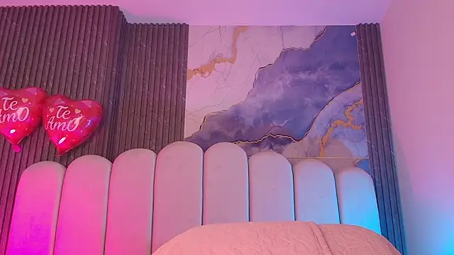 hot dione online show from February 23, 7:25 pm