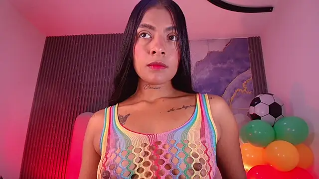 Snapshot of hot_dione chatting on June 19, 7:20 pm hot dione online show from June 19, 7:20 pm