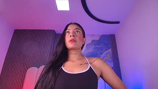 hot dione online show from April 8, 7:15 pm