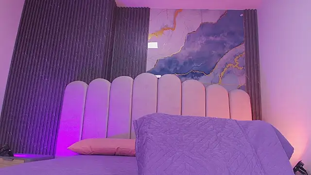 hot dione online show from March 25, 7:13 pm