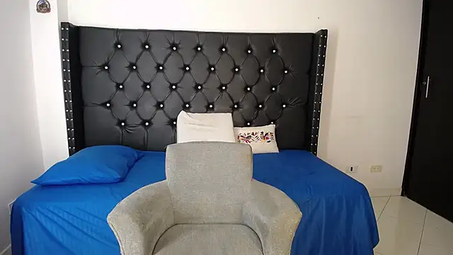 renata salinas 1 online show from April 7, 12:45 am